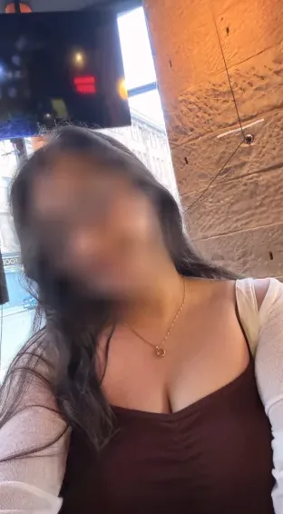 Angela, 24