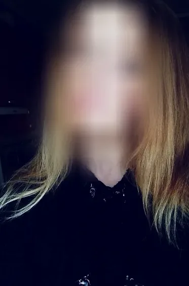 Anneke, 28