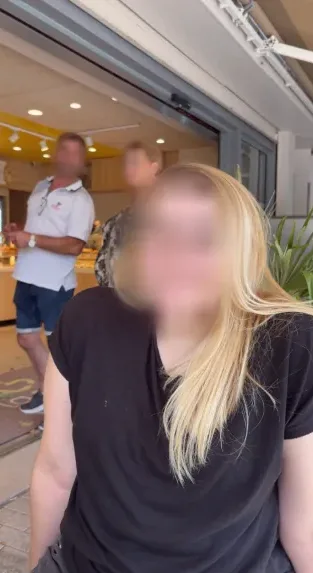 Cindy, 21