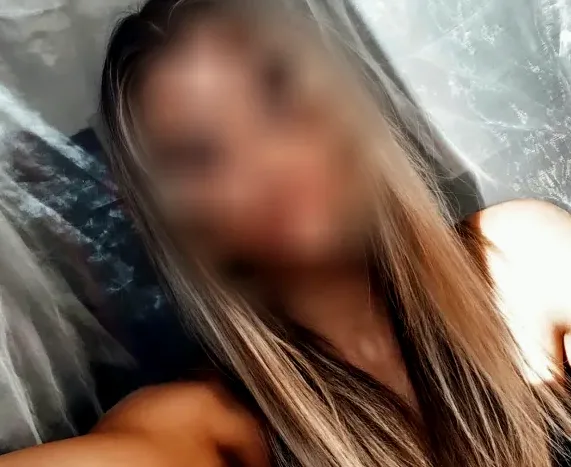 Emma, 32