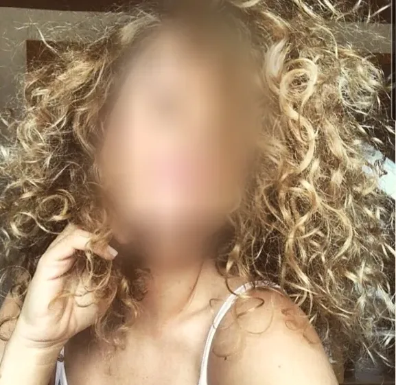 Imane, 25