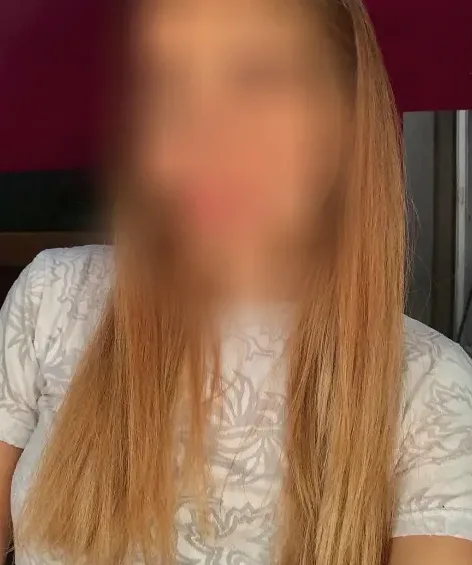 Isabel, 24