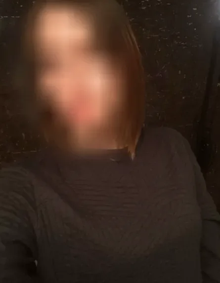 Julia, 24