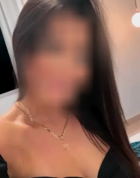 Laura, 40