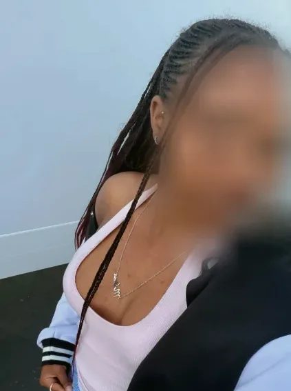 Nadia, 20