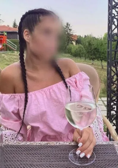 Norah, 30