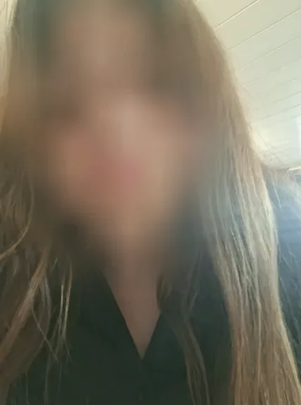 Olivia, 27