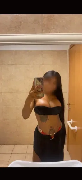 Olivia, 26