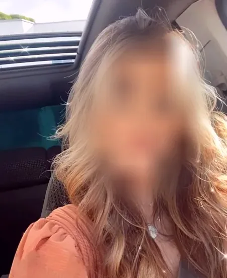 Petra, 28