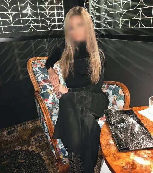 Sara, 24
